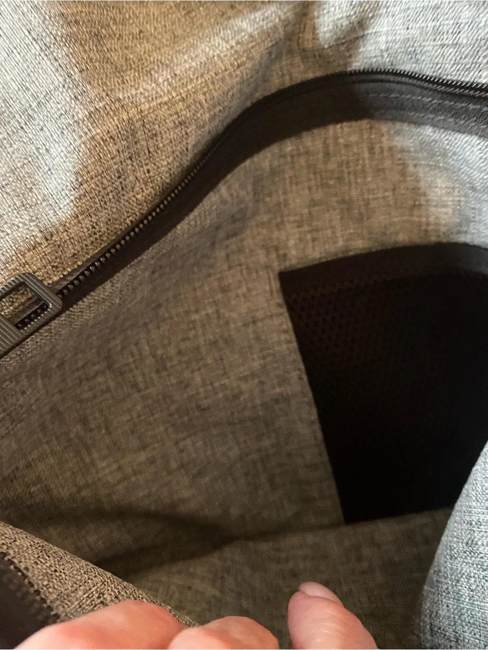 Men's Gray Messenger Bag with Adjustable Black Strap - Lululemon